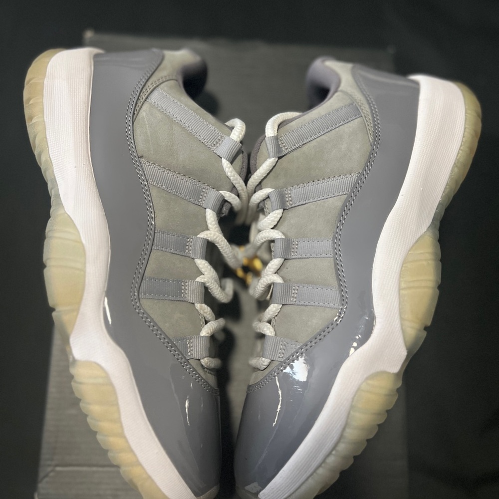 Jordan Sneakers - Cool Grey 11 Low (2018)